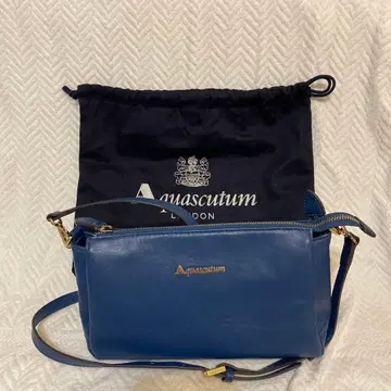 아쿠아스큐텀 파랑 가죽 숄더백