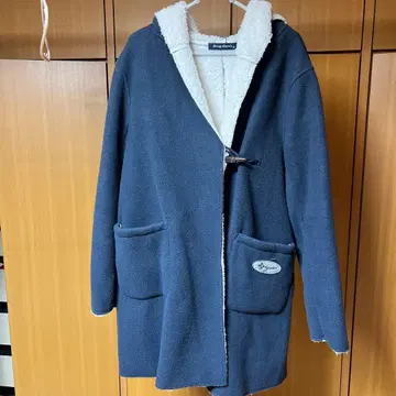 드럭 스토어즈 후드 부착 롱 코트