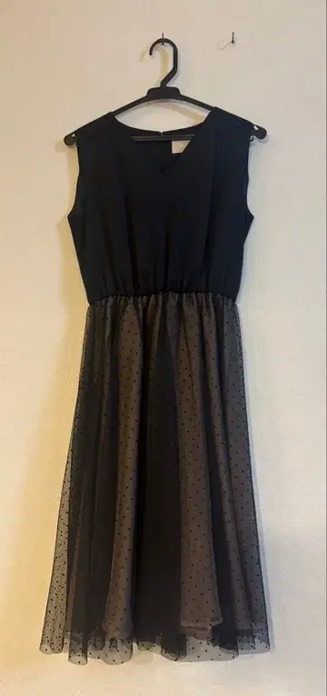 블랙 슬리브리스 원피스