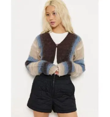 LAGUA GEM BLURRED HEM POINT 니트