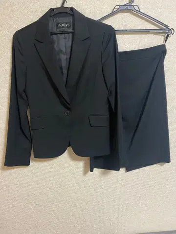 INDIVI 블랙 수트 38 사이즈