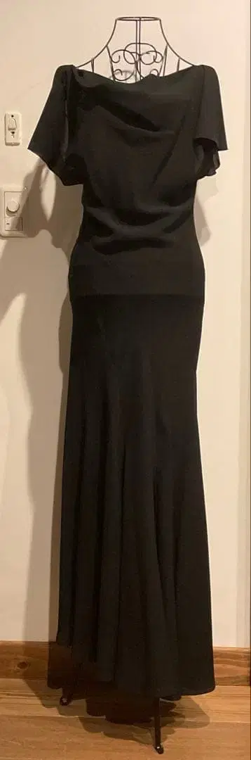 오프숄더 블랙 맥시 드레스