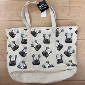 KAWS TOKYO FIRST 토트백