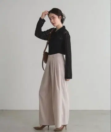 새상품 NOSTALGIA 턱 랩 와이드 팬츠 베이지 현행 모델