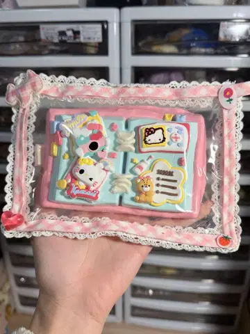 키티 수첩 스퀴즈