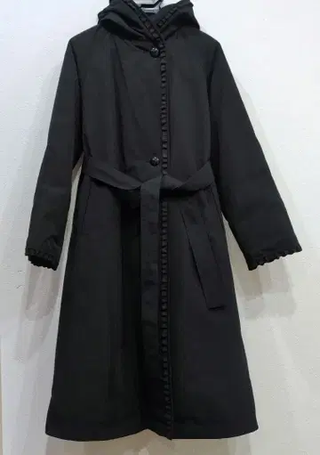 엠즈 그레이시 후드 부착 블랙 다운 자켓