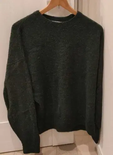 REMI RELIEF 다크 그린 크루넥 니트