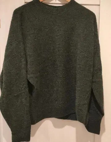 REMI RELIEF 다크 그린 크루넥 니트