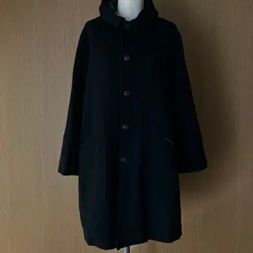후드 부착 블랙 롱 코트 안테메리디안
