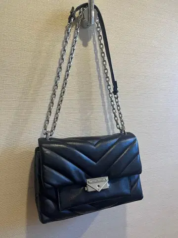 MICHAEL KORS 블랙 퀼팅 체인 숄더백