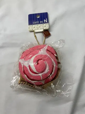 카페 드 N 스퀴즈 시나몬 롤 스트로베리