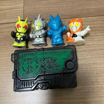 가면라이더 제로원 퍼뜨리기 인형 4개와 가엘 제츠메라이즈 키 세트