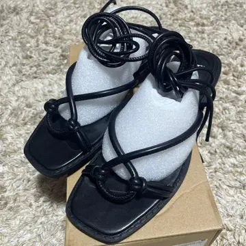 JEANASIS 블랙 스트랩 샌들