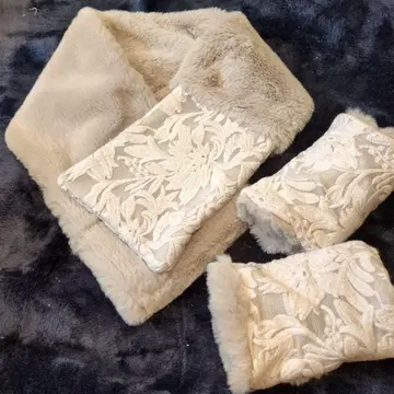 친자와 레이스 퍼와 레이스 넥워머 핸드워머