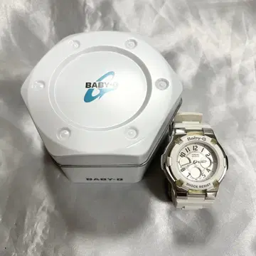 BABY-G 화이트 쿼츠 손목시계