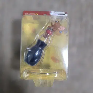 톰과 제리 피규어 항아리에 빠진 제리