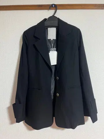 MERCURYDUO 핏앤플레어 자켓