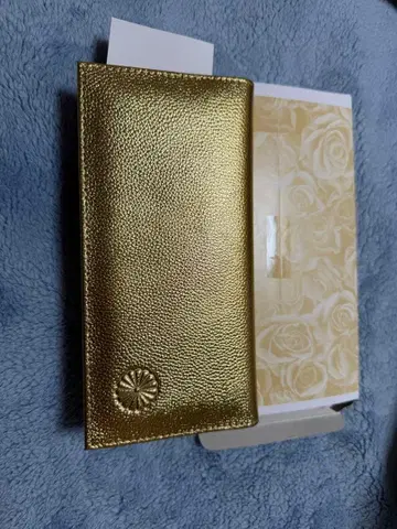 황궁 매점에서 구매한 골드 장지갑 박스 포함