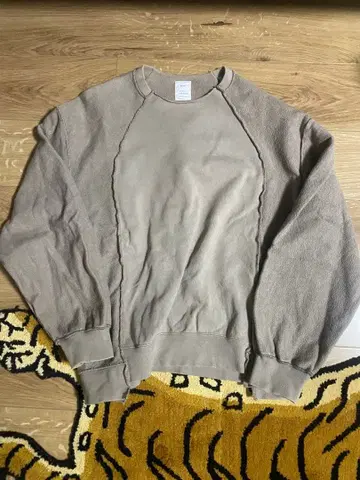 Name. 인사이드 아웃 맨투맨