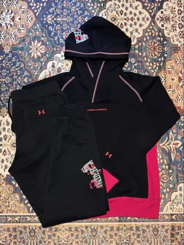 언더아머 후드 부착 셋업
