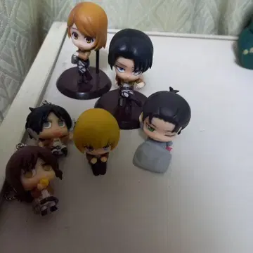 진격의 거인 피규어