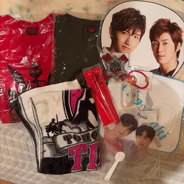 동방신기 굿즈 묶음 판매 T셔츠 부채 응원봉 타월