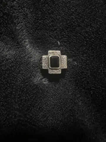 안티도트 바이어스 클럽 실버제 크로스형 반지 흑석 포함