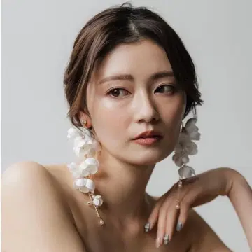 Bride me 화이트 꽃 귀찌 브라이덜