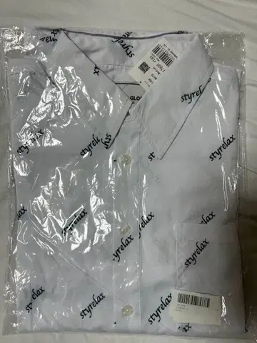 DayGlory 올 패턴 영문 셔츠