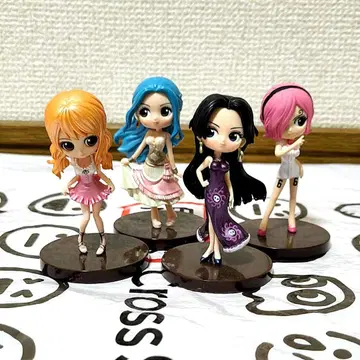 원피스 Q posket petit 나미 핸콕 비비 레이쥬