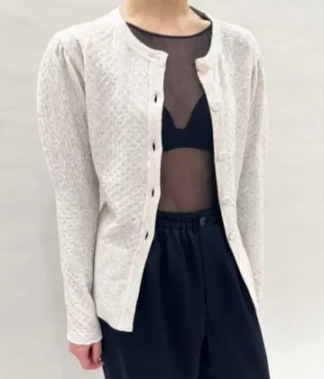 EDIT. FOR LULU 다이아 아이렛 퍼프 슬리브 가디건 니트