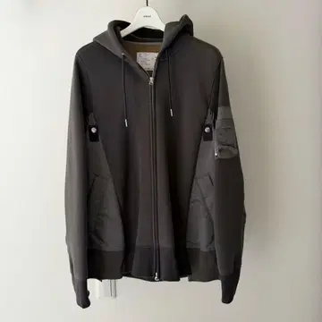 sacai 스펀지 스웨트 x 나일론 트윌 후디