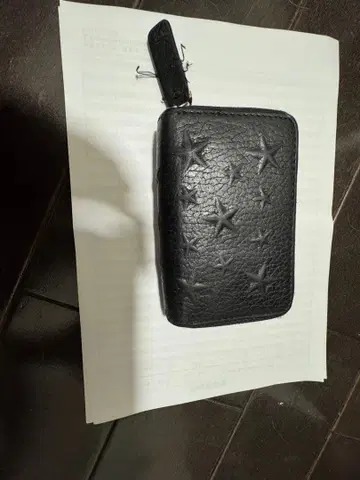 31. 1일 한정 가격 인하 JIMMY CHOO 블랙 가죽 코인 케이스