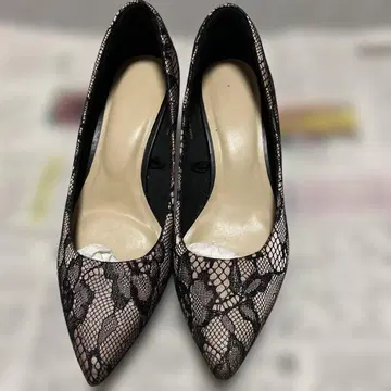 GU 블랙 레이스 스틸레토 하이힐