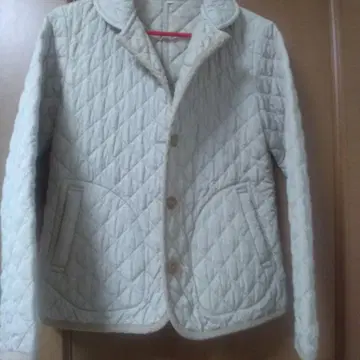 크림색 퀼팅 자켓 무인양품