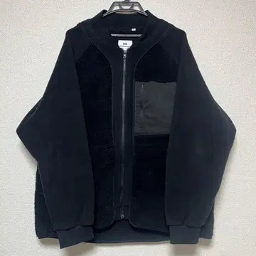 유니클로 화이트 마운티니어링 블랙 자켓 XL