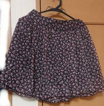 레스트로즈 미니 스커트 택 포함