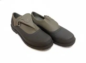 그레이 버클 슬립온 슈즈