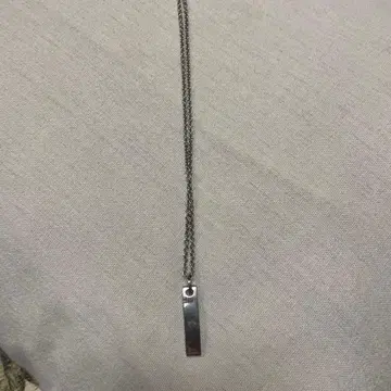 심플한 실버 바 목걸이