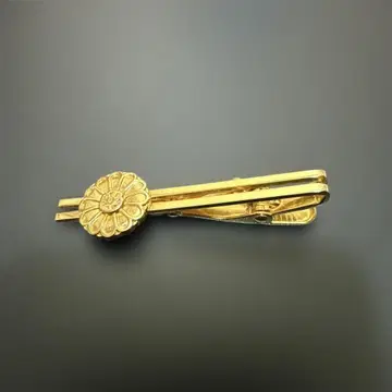 금테 골드 꽃 모티브 넥타이핀 군은연맹