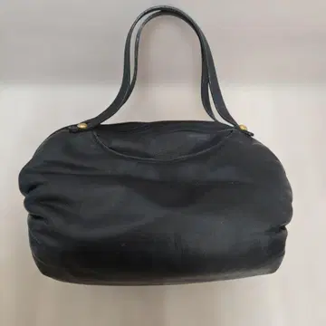 블랙 가죽 핸드백 가죽