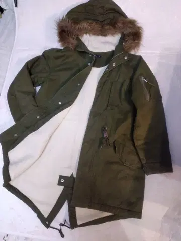 퍼 포함 올리브 그린 모즈 코트 M 새상품급