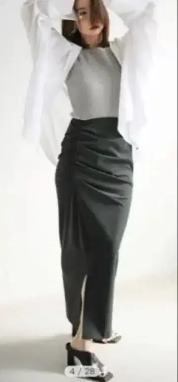 [ 미사용 새상품 ] FRAY I.D 턱 디테일 아지메 스트레이트 스커트