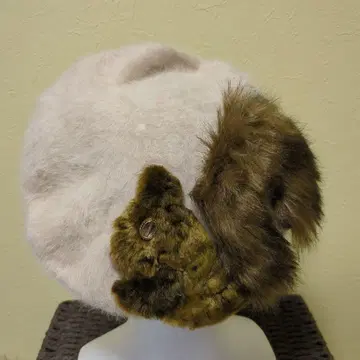 다람쥐의 베레모 베이지