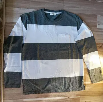 컴시즘 그레이와 화이트 스트라이프 니트 M 사이즈