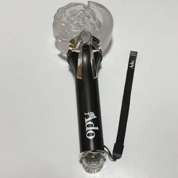 Ado 응원봉 모나리자의 옆얼굴