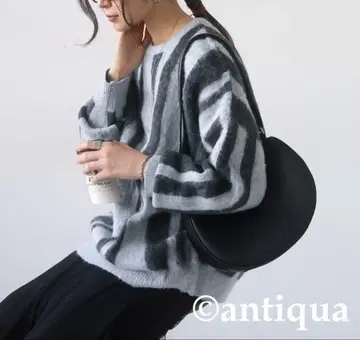 안티카 antiqua 오버 사이즈 그레이 스트라이프 스웨터