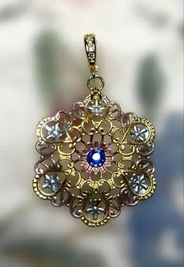 60. 꽃 장식 골드 목걸이 탑 빈티지 앤티크 버튼