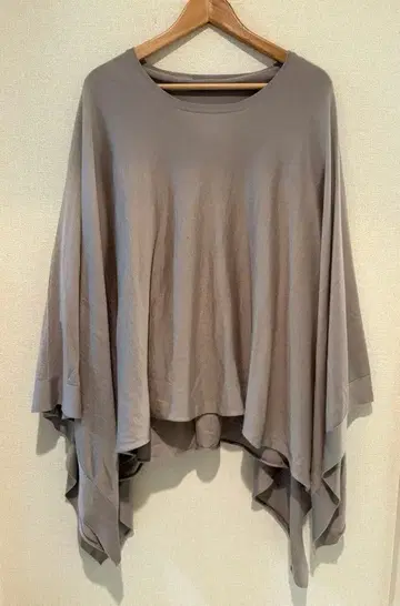 크루치아니 캐시미어 실크 판초 니트