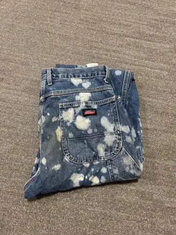 스플래터 패턴 데님 팬츠